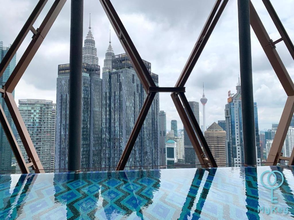 Scarletz Suites Twin Tower Klcc Kuala Lumpur By Okidoki Bagian luar foto