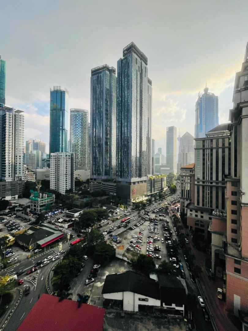 Scarletz Suites Twin Tower Klcc Kuala Lumpur By Okidoki Bagian luar foto