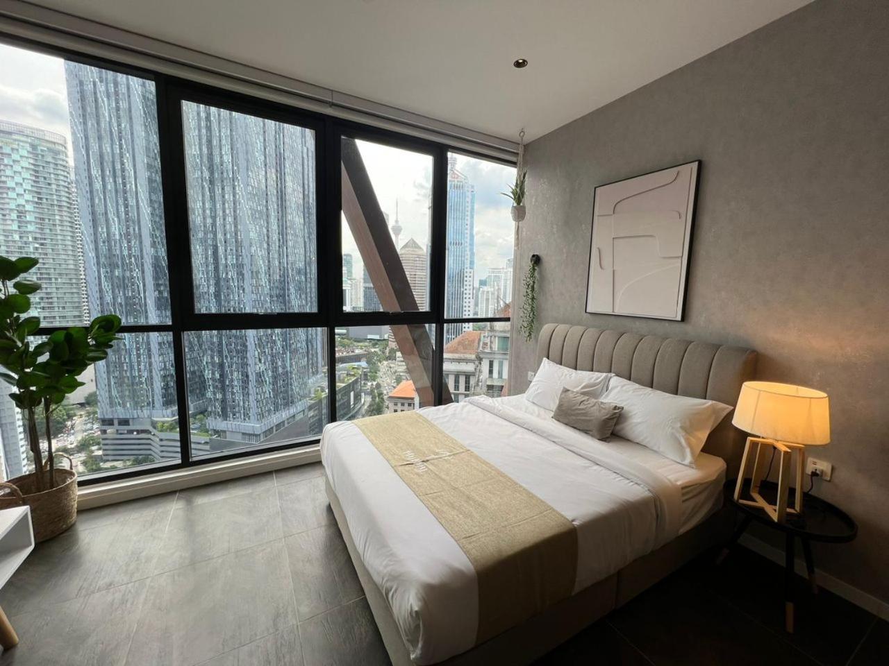 Scarletz Suites Twin Tower Klcc Kuala Lumpur By Okidoki Bagian luar foto