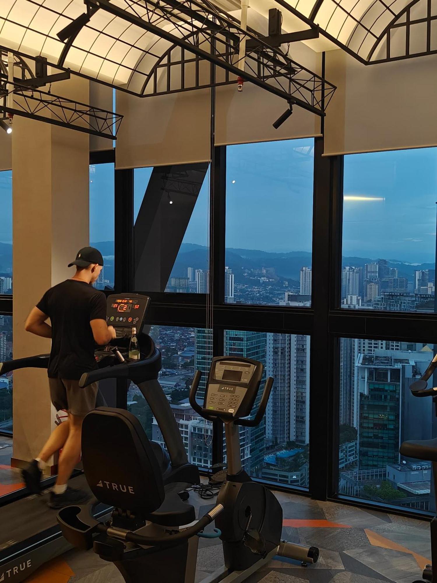 Scarletz Suites Twin Tower Klcc Kuala Lumpur By Okidoki Bagian luar foto