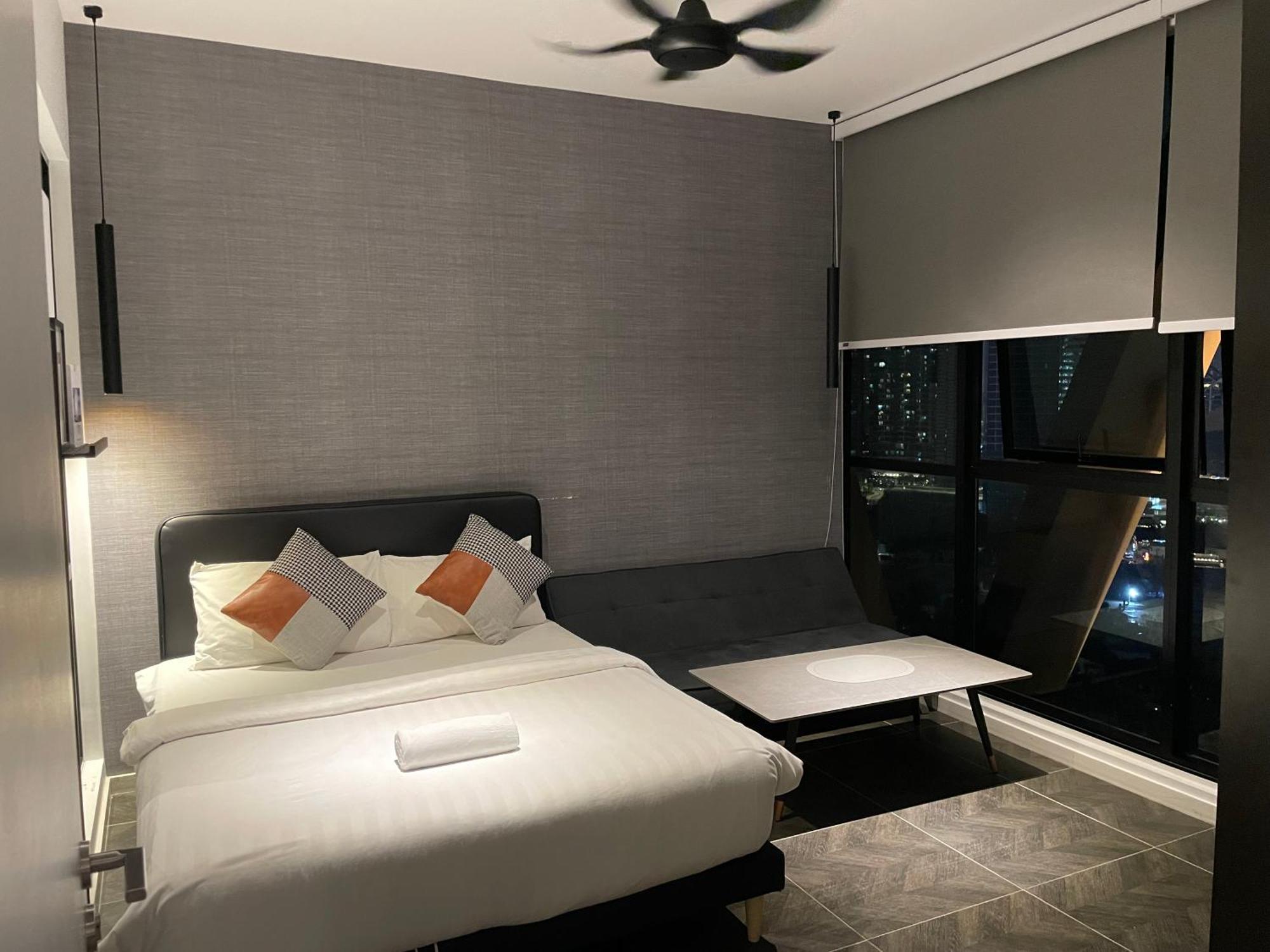 Scarletz Suites Twin Tower Klcc Kuala Lumpur By Okidoki Bagian luar foto
