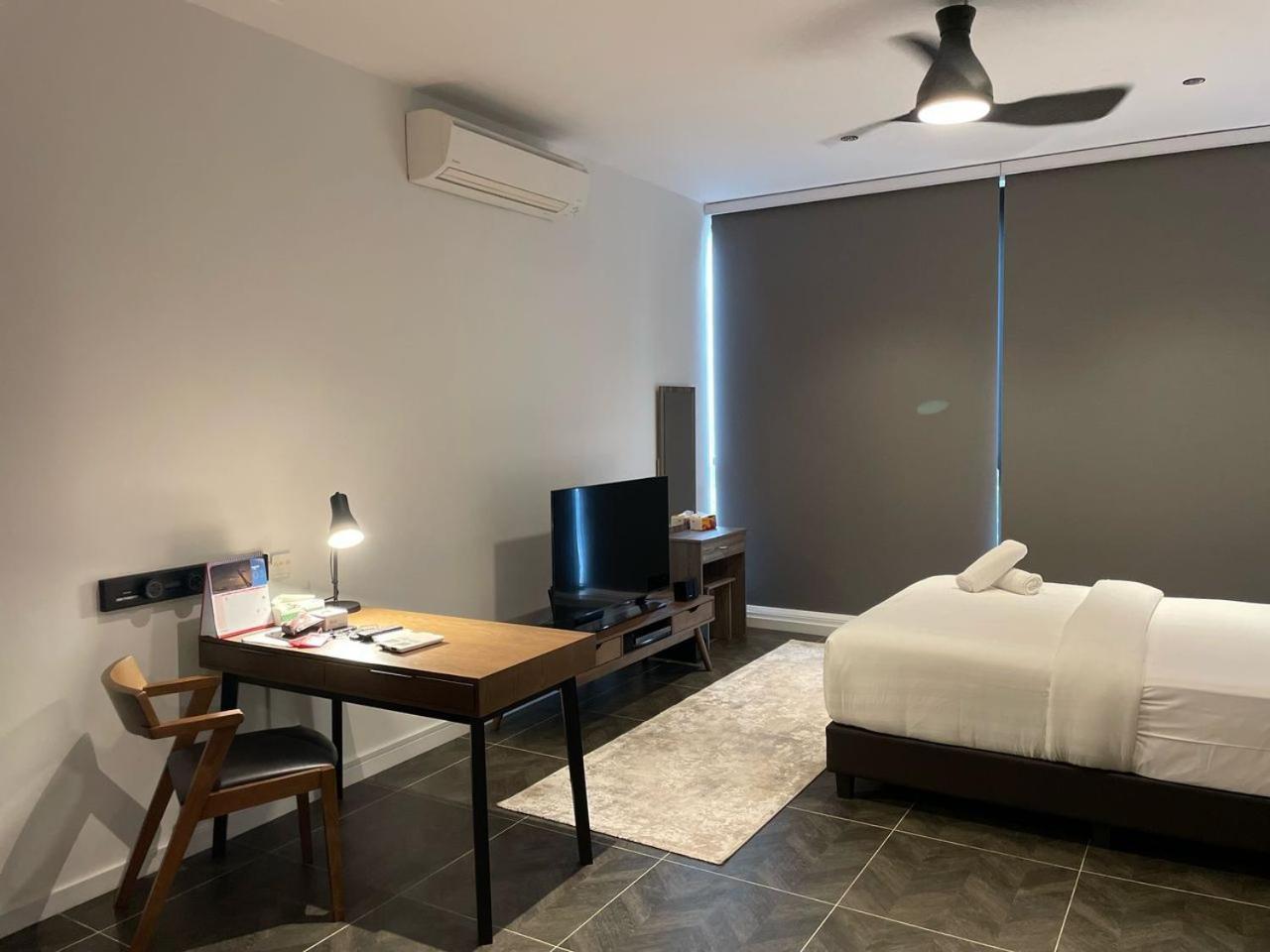 Scarletz Suites Twin Tower Klcc Kuala Lumpur By Okidoki Bagian luar foto