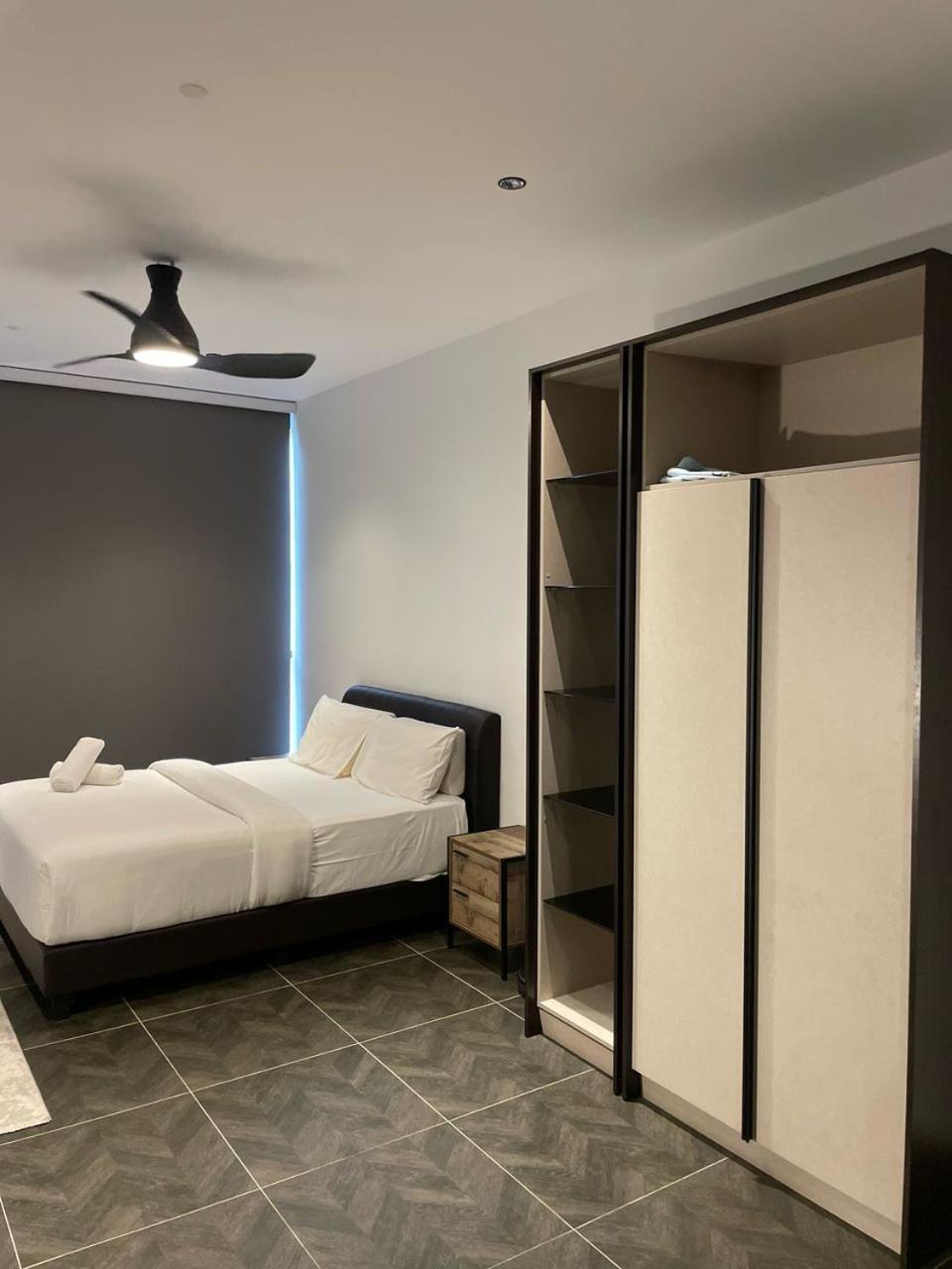 Scarletz Suites Twin Tower Klcc Kuala Lumpur By Okidoki Bagian luar foto